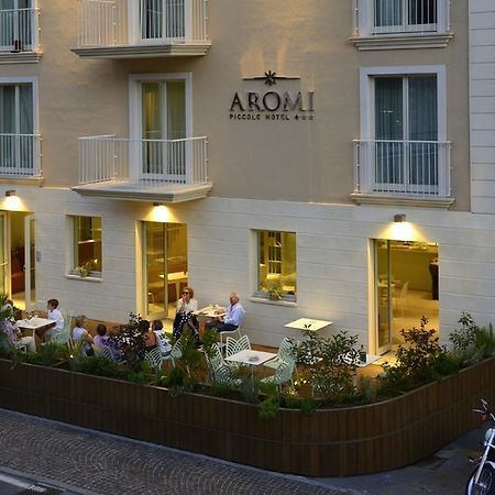 Aromi Piccolo Hotel Saló Exterior foto